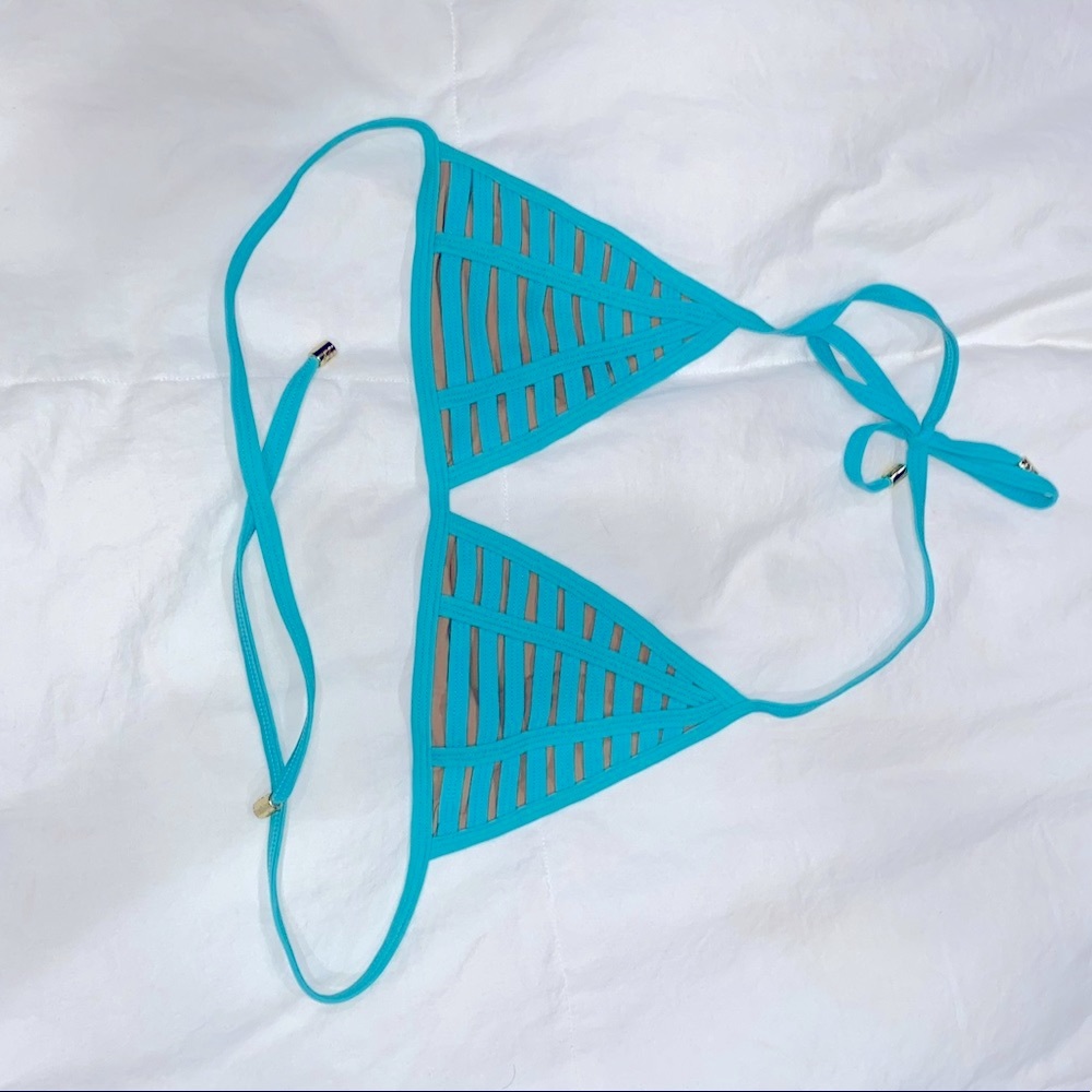 BEACH BUNNY HARD SUMMER triangle top